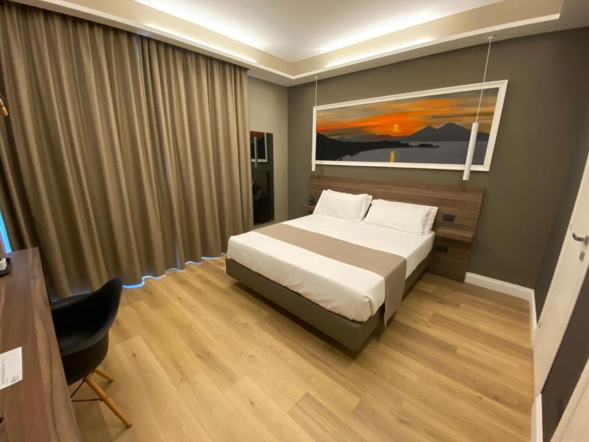 7Th Floor Suite Napoli Bagian luar foto
