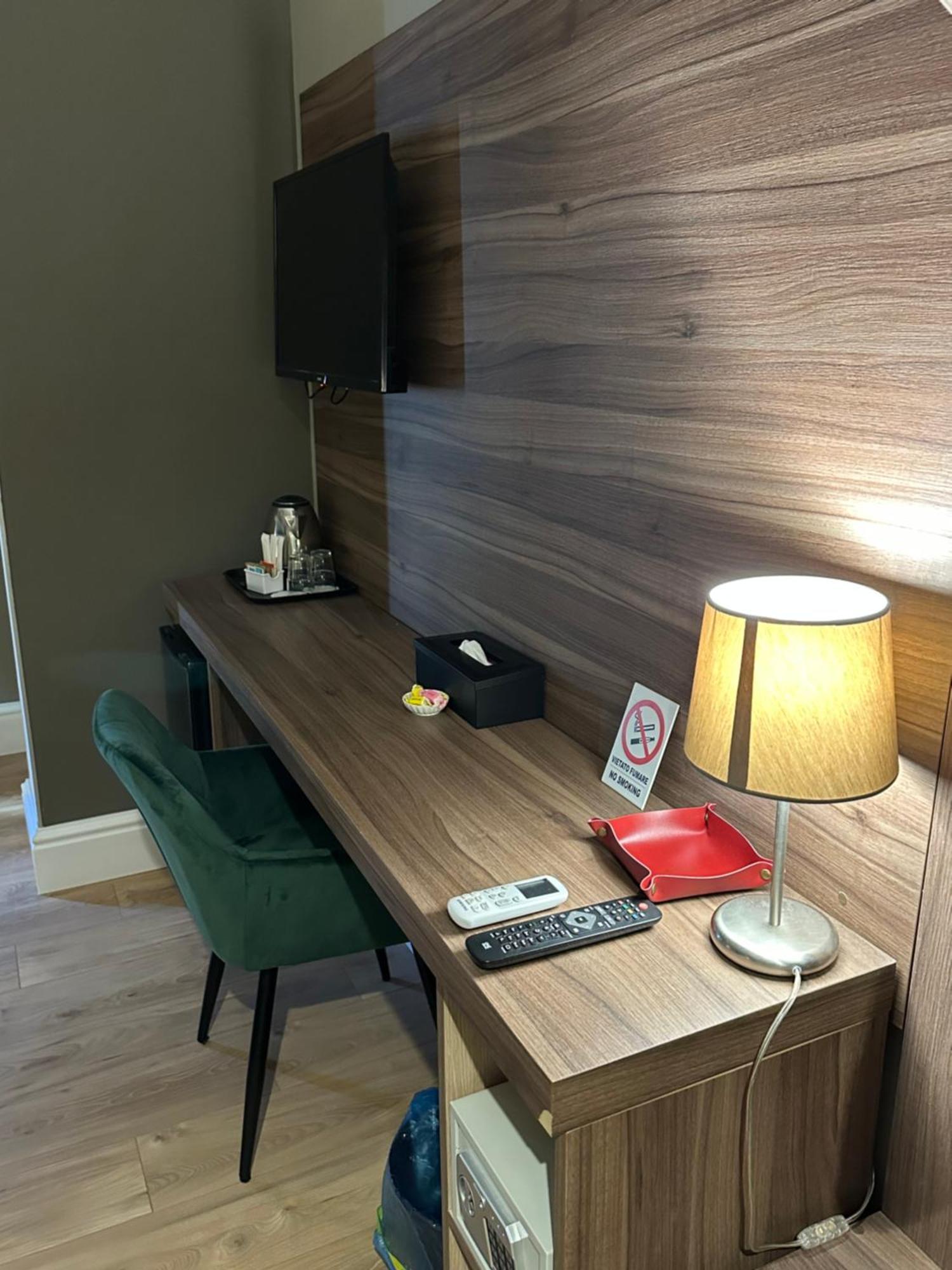 7Th Floor Suite Napoli Bagian luar foto