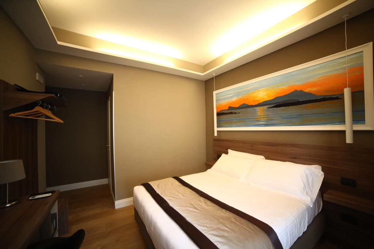 7Th Floor Suite Napoli Bagian luar foto